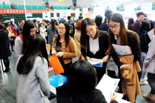 為什么每年有上萬人搶著入戶廣州？