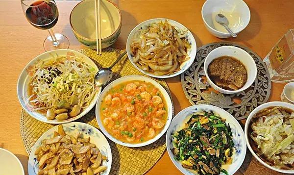 廣州男人工資多少，老婆才可以當(dāng)家庭“豬婦”？