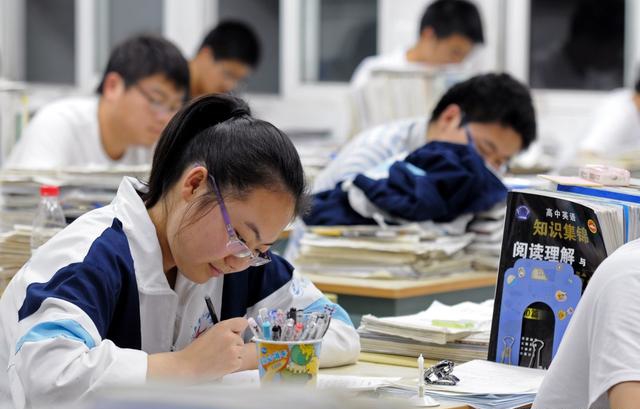 高考：糾結不知道上三本還是?？?？建議要從這4點考慮